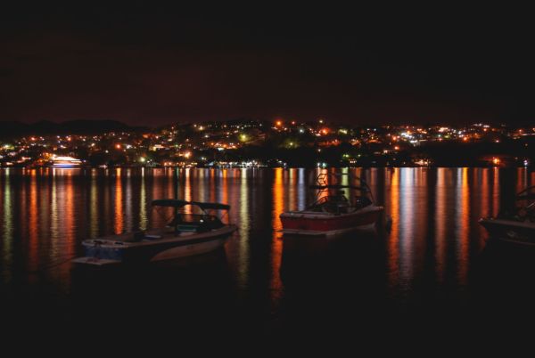 Tequesquitengo de noche